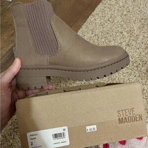 Steve Madden Taupe Chelsea Boots
